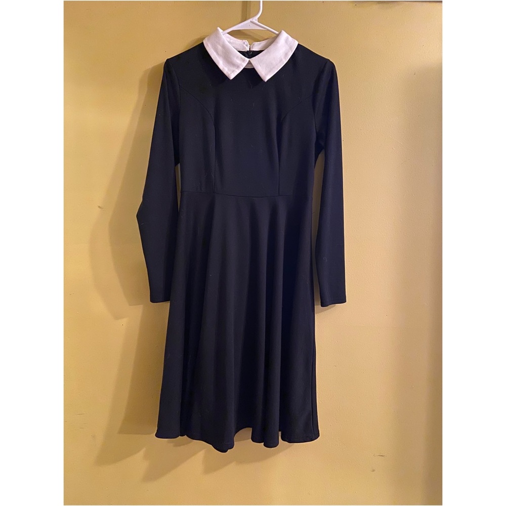 White collar black dress